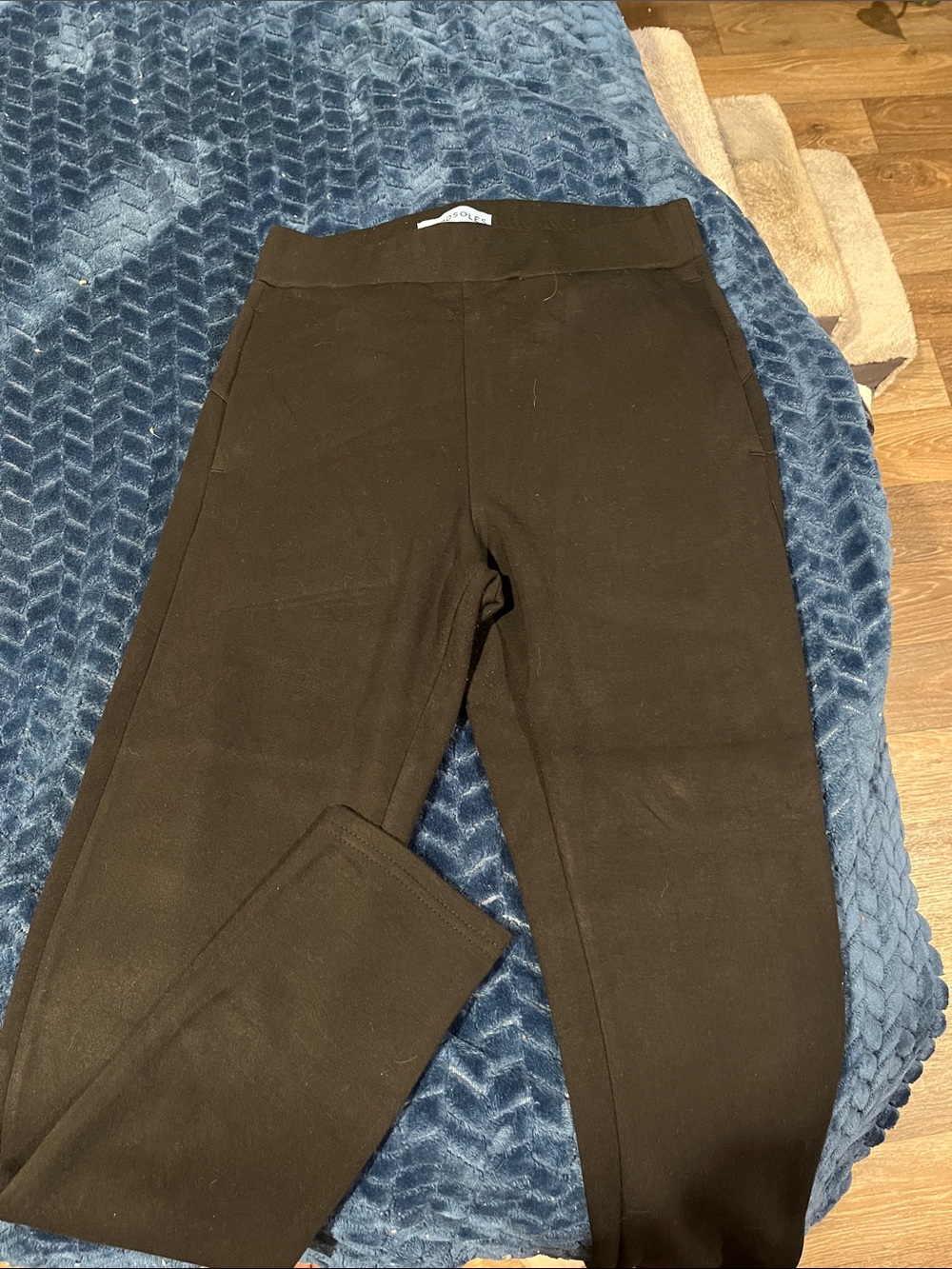 AEROSOLES Black Pull-On Leggings